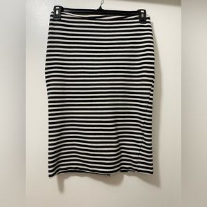 Size 4 Merona black and white pencil skirt